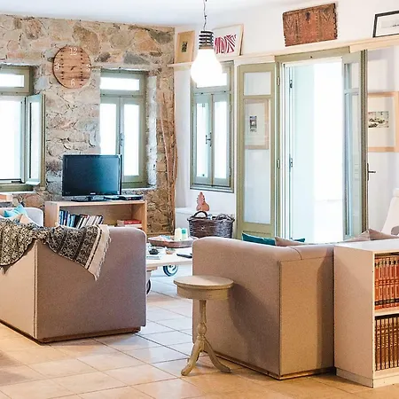 Landhuis Plori House *